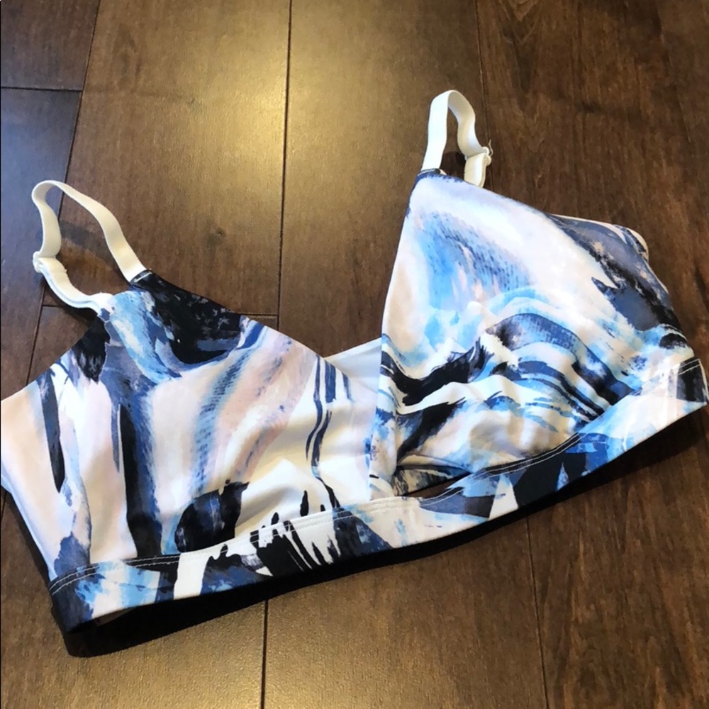 fabletics sports bra